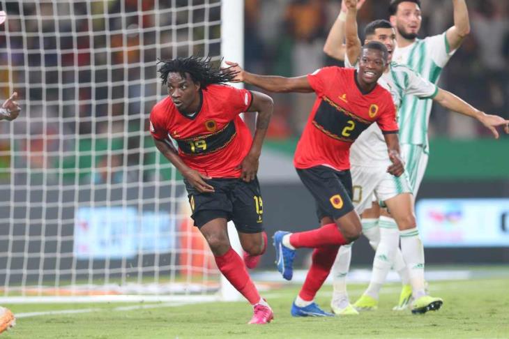لدغة +90 ورأسية مابولولو ضمن لقطات مباراة أنجولا وبوركينا فاسو في أمم أفريقيا (فيديو)